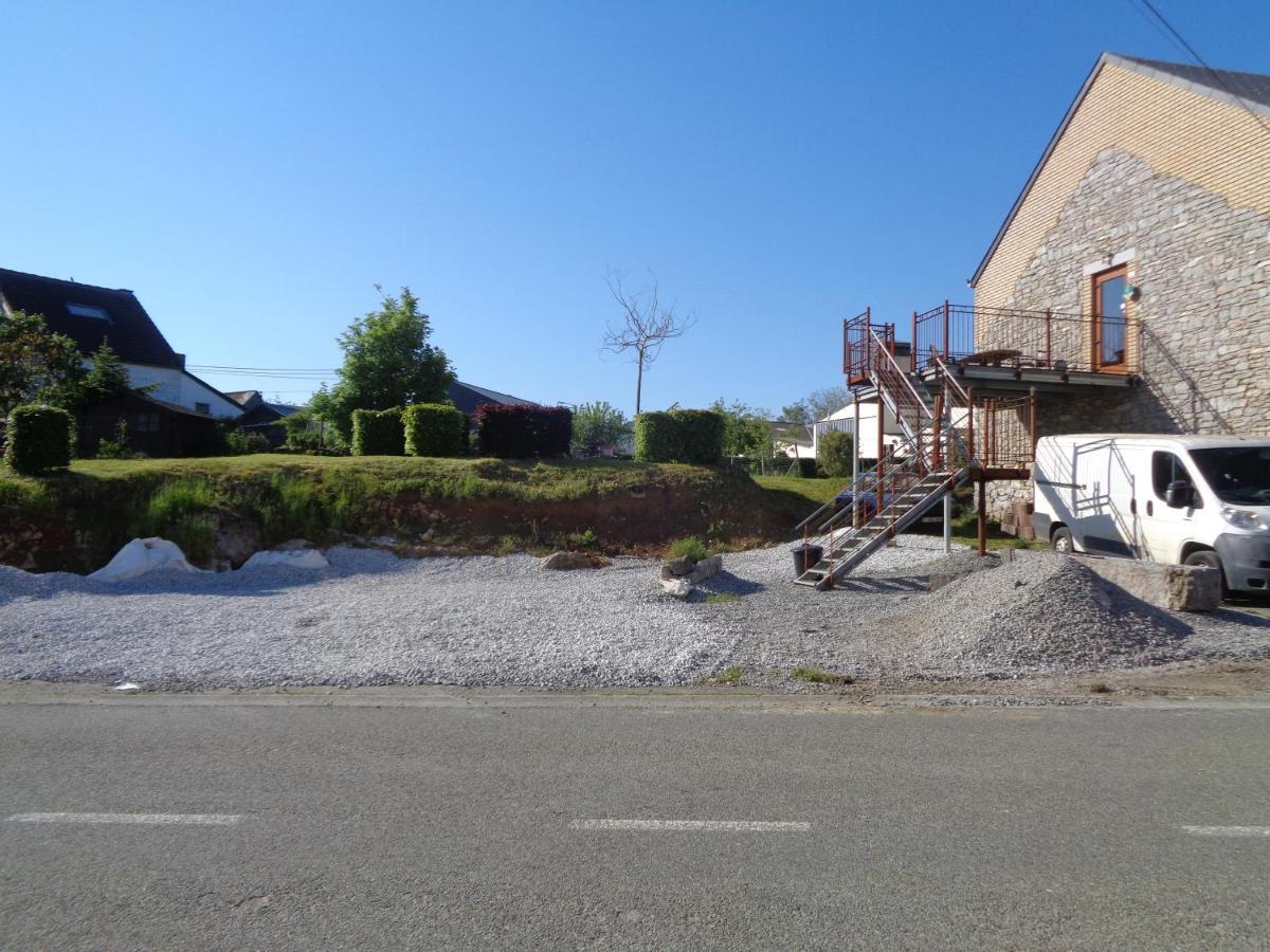 Gîte à deux pas de l'horloge Senzeille Extérieur photo