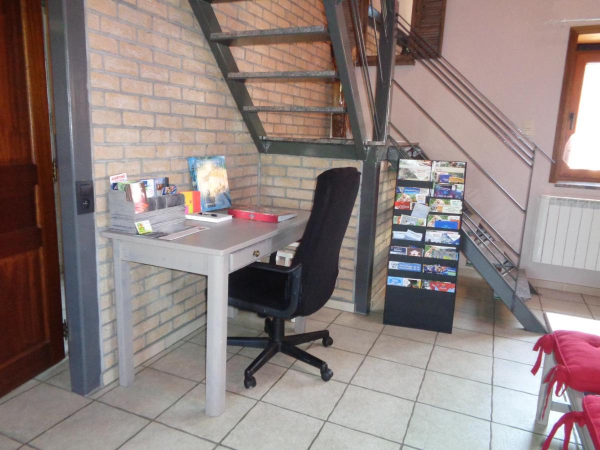 Gîte à deux pas de l'horloge Senzeille Extérieur photo
