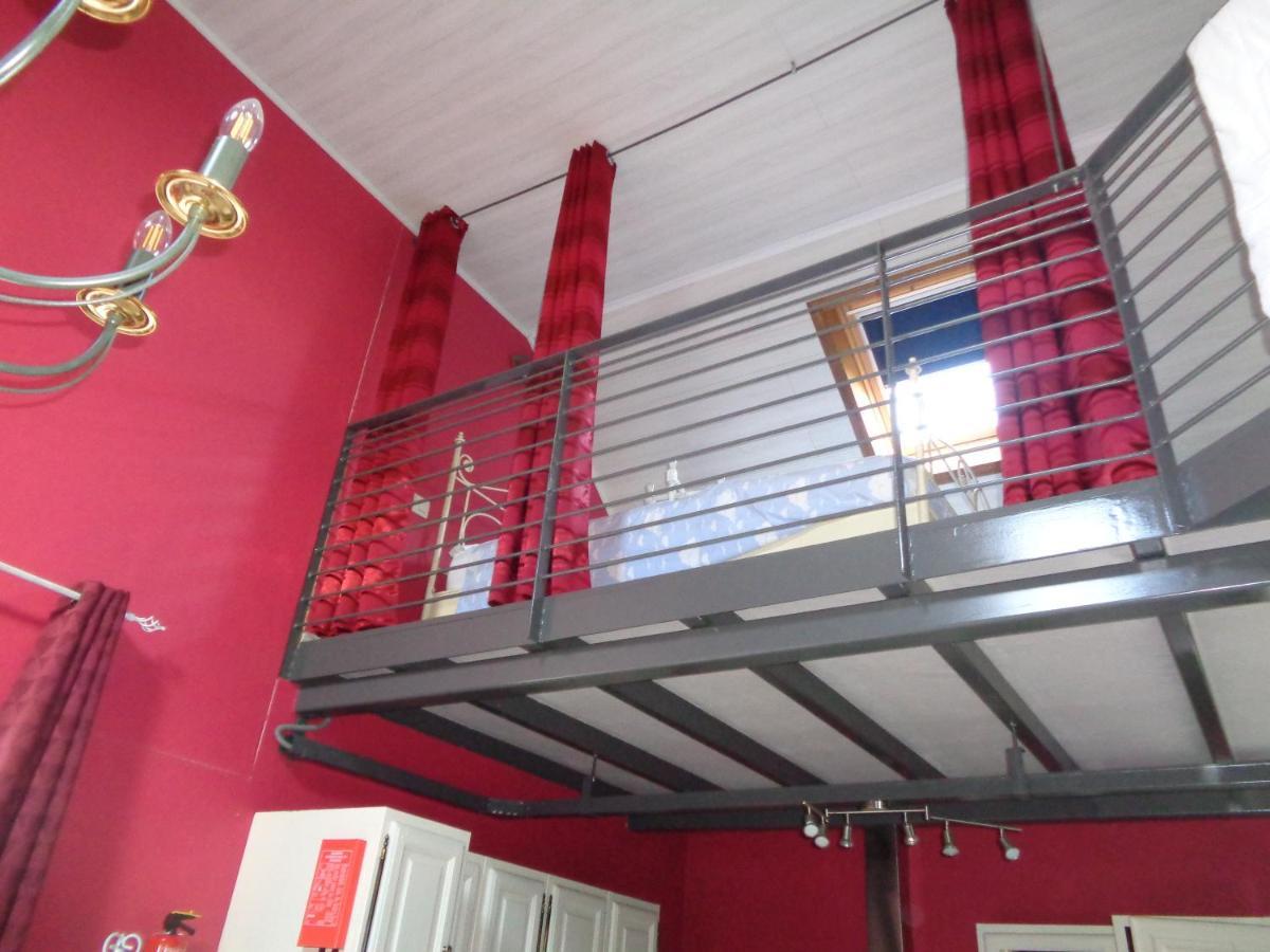 Gîte à deux pas de l'horloge Senzeille Extérieur photo