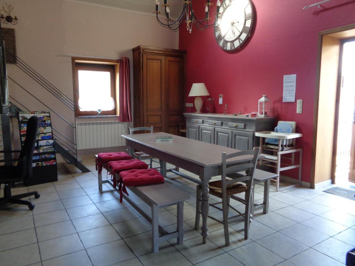 Gîte à deux pas de l'horloge Senzeille Extérieur photo