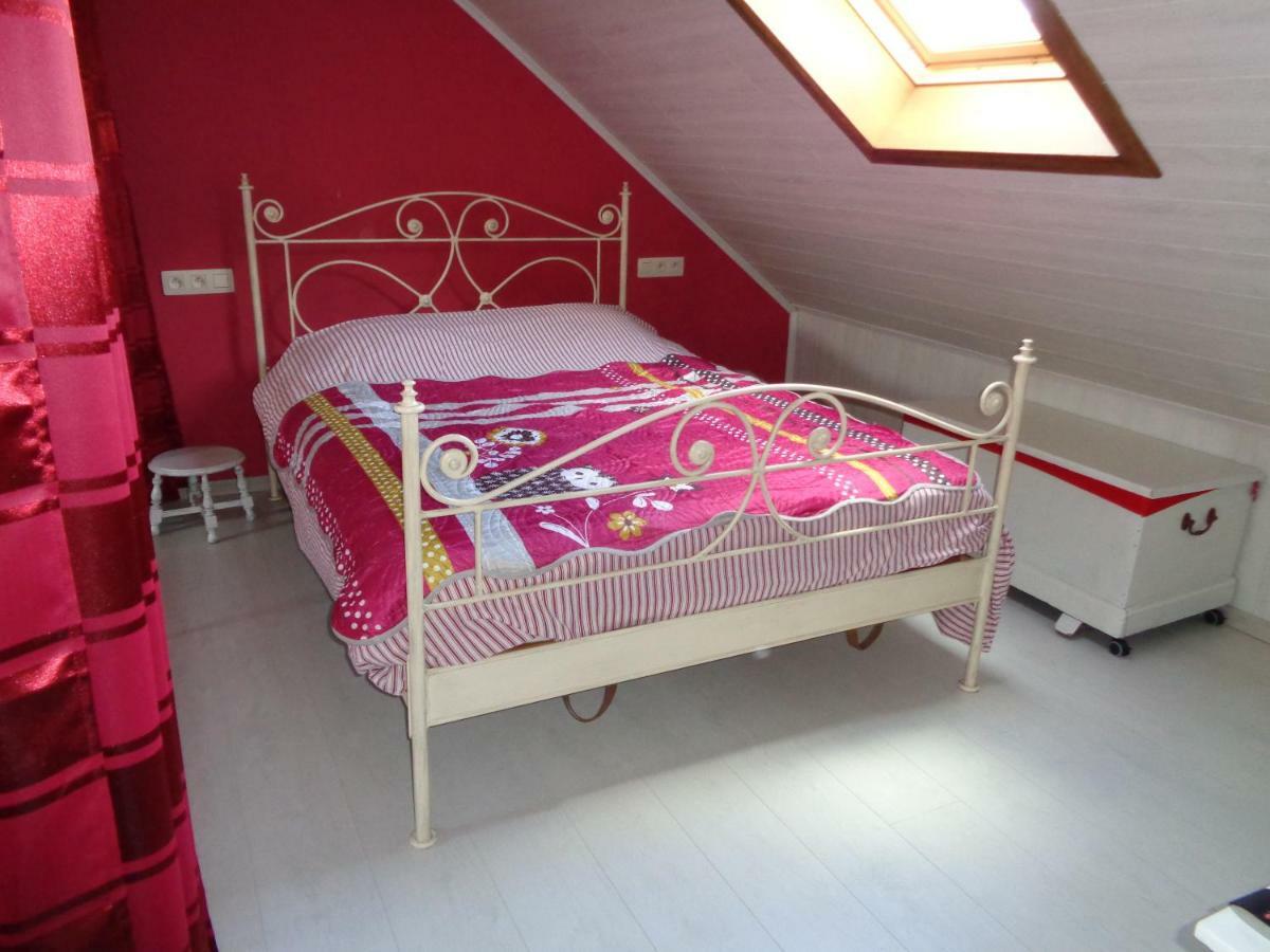 Gîte à deux pas de l'horloge Senzeille Extérieur photo