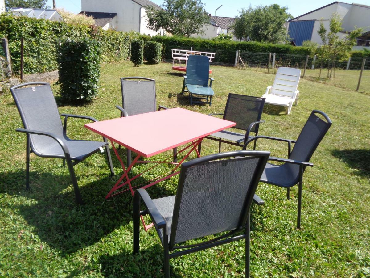 Gîte à deux pas de l'horloge Senzeille Extérieur photo